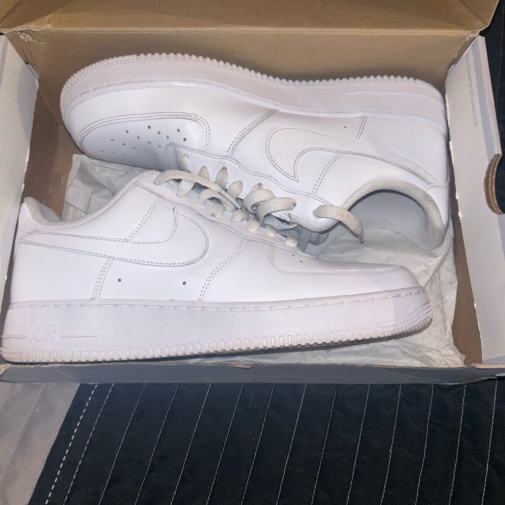 Nike White Men's Athletic Shoes
